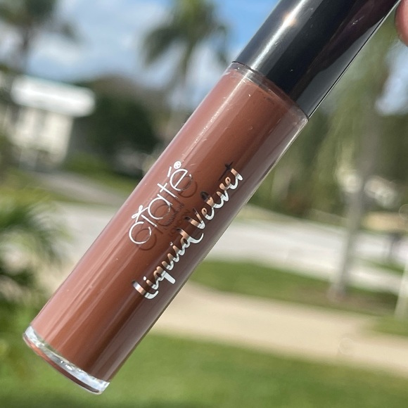 CIATE’ London Velvet Moisturizing Matte Liquid Lipstick In Dazed - Picture 5 of 10